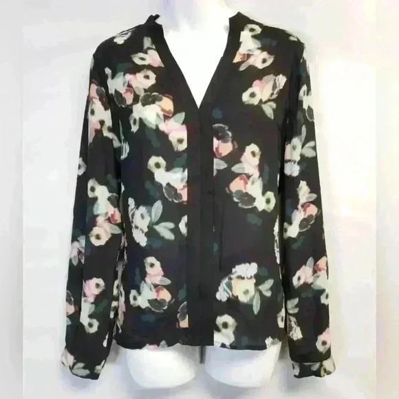 Women's Q&A Long Sleeve Printed Front Blouse Black Floral Size Large Retail $78 - Picture 1 of 8